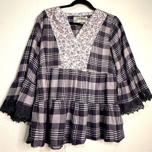 Cupio Plaid & Floral Blouse with Lace Trim, Sz M.